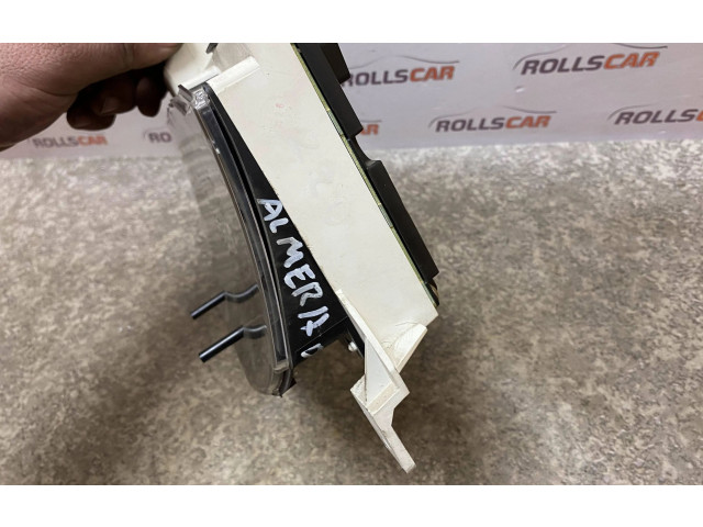 Přístrojová deska Nissan Almera Tino 2002 BU010, 2708688