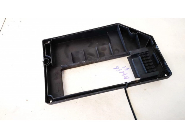 Крышка блока предохранителей 3515122   Volvo S70  V70  V70 XC    