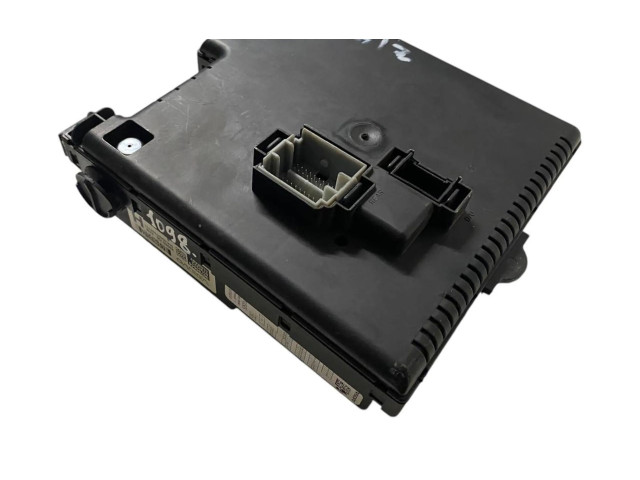 Pojistková skříňka 30786646, 28080156 Volvo XC90 2009