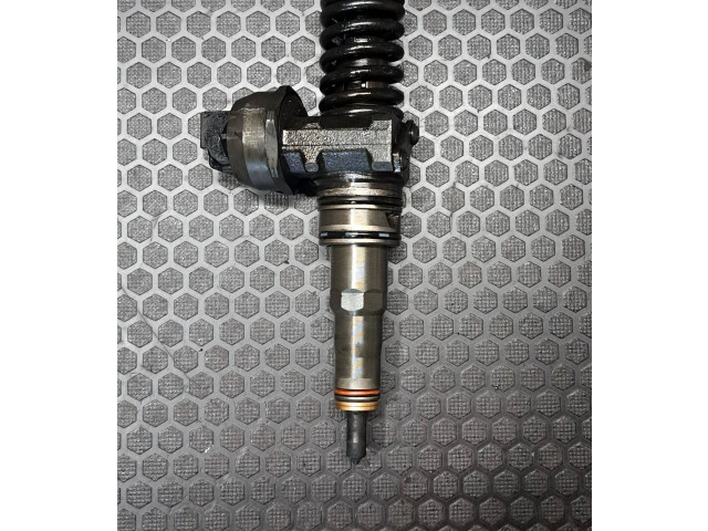 Форсунка 038130073BN, 038130073BL    Volkswagen Touran I   