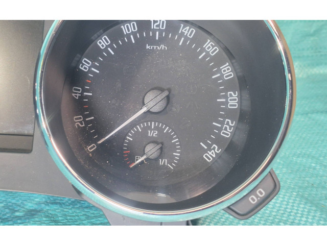 Спидометр (приборный щиток) 5L0920840J, 053128 Skoda Yeti (5L)