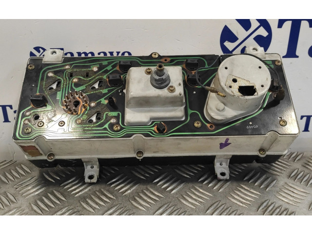 Přístrojová deska Nissan Patrol 160 1984