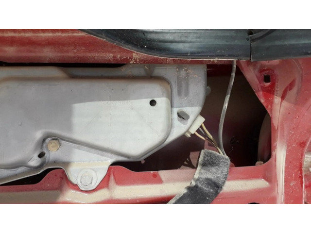 Моторчик заднего дворника     Renault 19