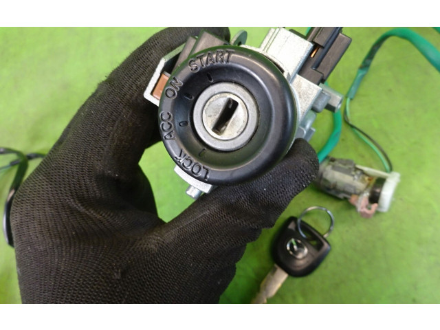 Řídící jednotka Mazda MPV II LW 1999