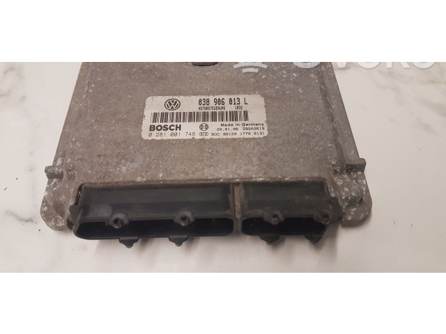 Řídící jednotka 038906013, 021001748 Volkswagen Golf IV 2001
