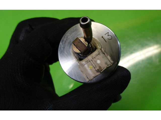 Vstřikovač 02076-13H50 Mazda MPV II LW