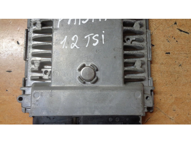 Блок управления двигателя 03F906070AM   Skoda Fabia Mk2 (5J)