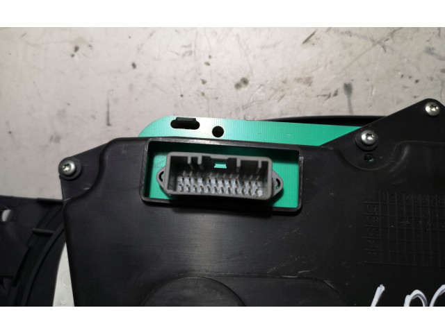 Панель приборов 8200752813   Dacia Logan I       