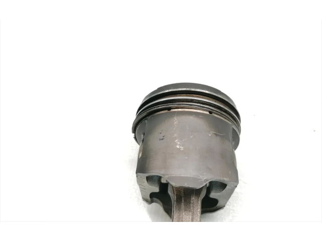  Поршень с шатуном    Nissan X-Trail T30  