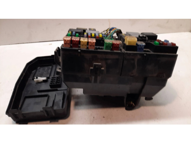   Pojistková skříňka 157T14A481BA   Ford Mondeo Mk III 2004