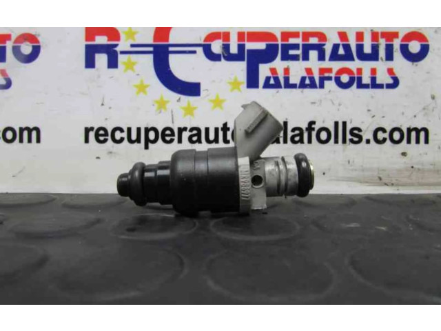 Форсунка MR988977 Mitsubishi Colt CZ3