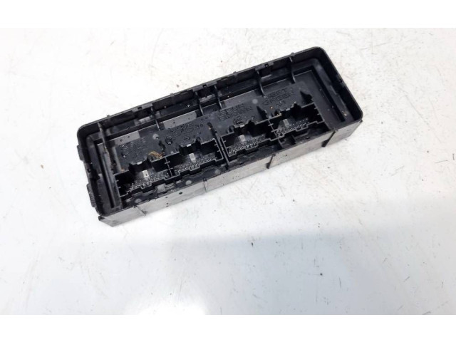   Pojistková skříňka 13582897, 13582897   Chevrolet Orlando 2011