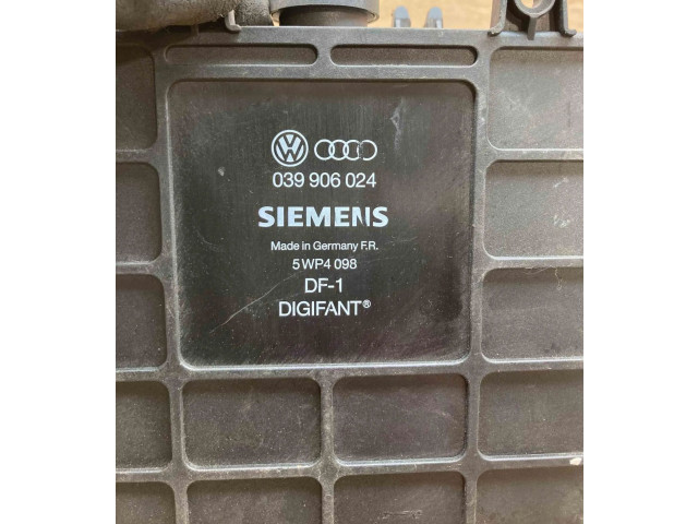 Řídící jednotka 039906024 Audi A6 S6 C4 4A 1994