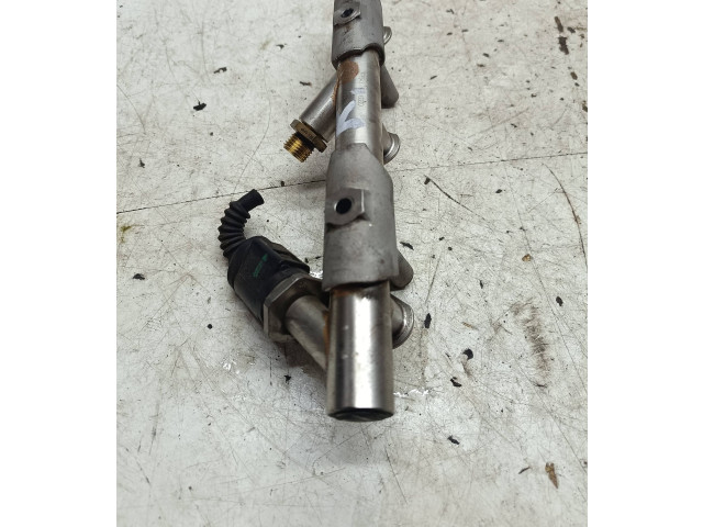 Vstřikovací lišta 059145762B Audi A4 S4 B7 8E 8H