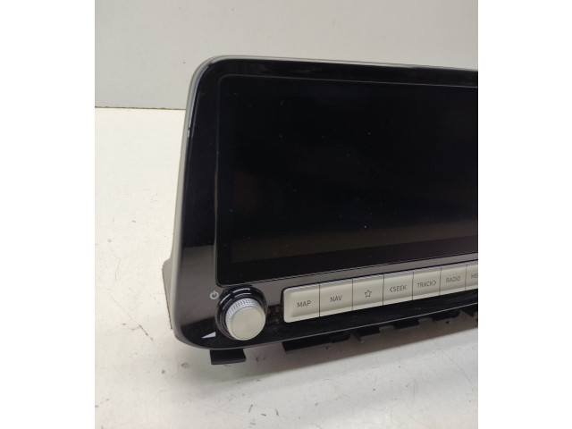 Радио/ проигрыватель CD/DVD / навигация