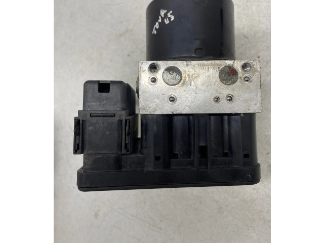 Блок АБС 1K0907379K, 00005305D2 Volkswagen Touran I 2003 - 2010 года