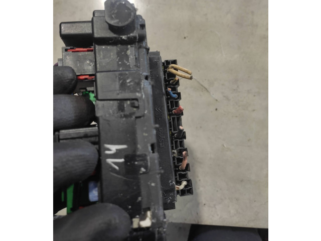 Блок предохранителей 9657608780   Citroen C8    