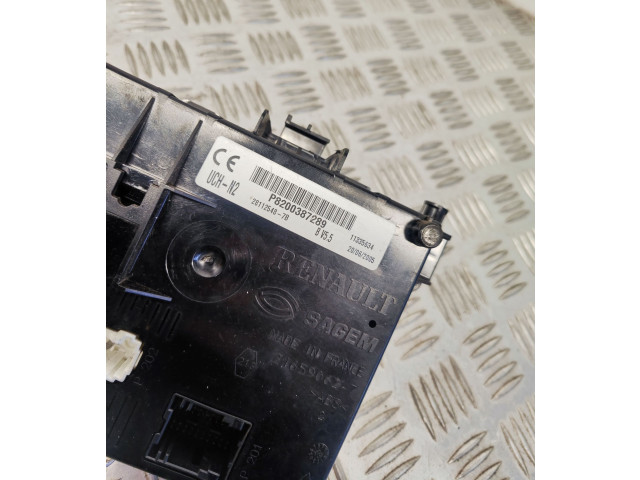 Pojistková skříňka Řídící jednotka BSM 8200387289   Renault Clio III 2010