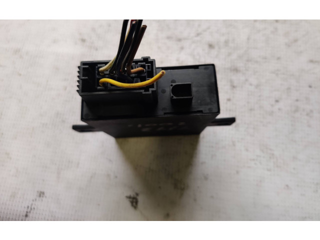 Блок управления центрального замка 7D0959800   Volkswagen Transporter - Caravelle T4