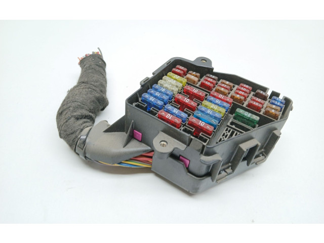 Блок предохранителей    Audi A3 S3 8L    