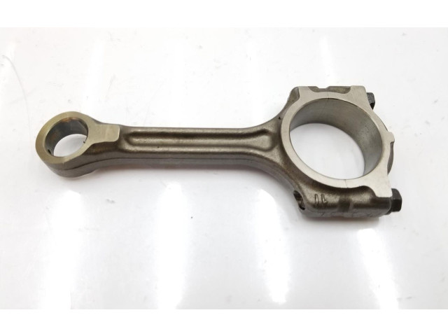 Шатун  121003320R    Dacia Sandero для бензинового двигателя 0.9
