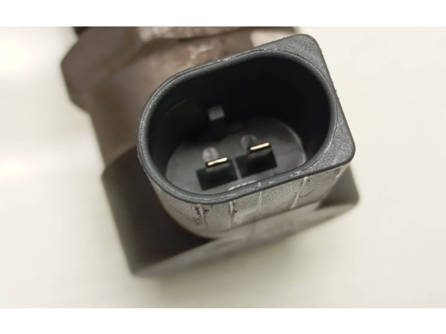 Топливная рампа 03L089C, 057130764H   Volkswagen Golf VI   для двигателя CBDC