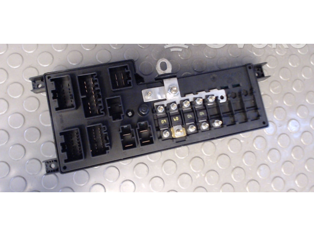 Блок предохранителей  30728008, 518828108   Volvo V70    