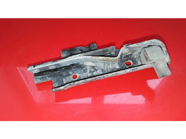 Нижний направитель ролика / нижняя петля