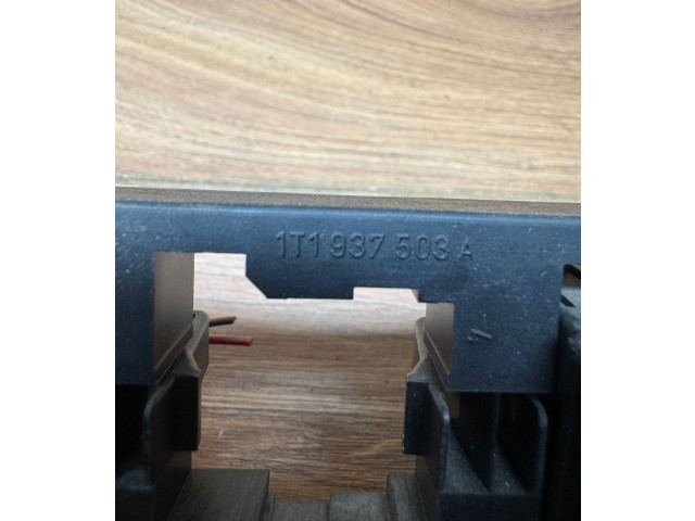   Pojistková skříňka 1T1937503A   Volkswagen Caddy 2011