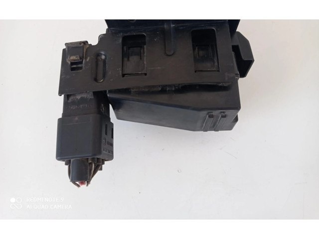 Блок предохранителей 0281003041, 0281003041 Chevrolet Captiva