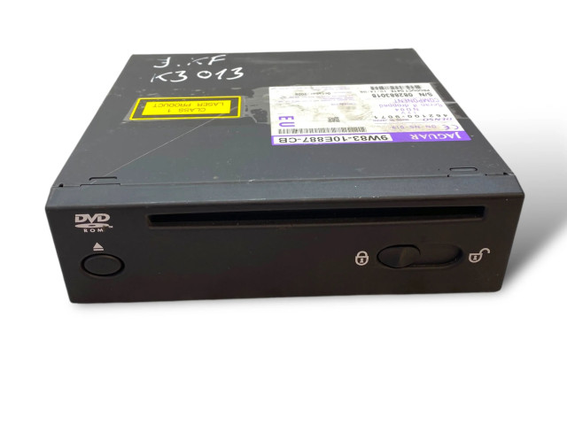 Радио/ проигрыватель CD/DVD / навигация