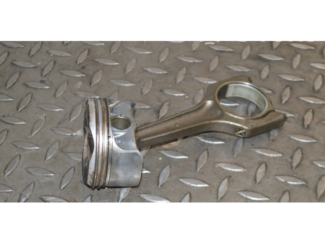 Píst    BMW 1 E81 E87  pro benzínový motor 2.0 N43 B20 A 