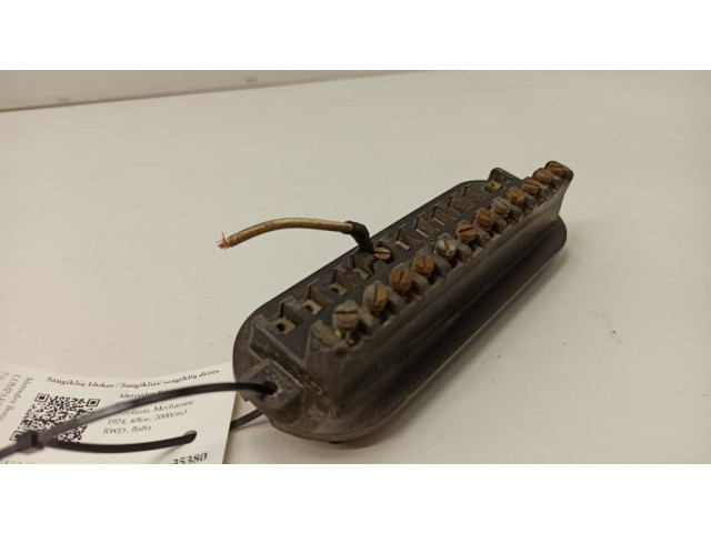 Pojistková skříňka 0005458701 Mercedes-Benz COMPAKT W115 1974