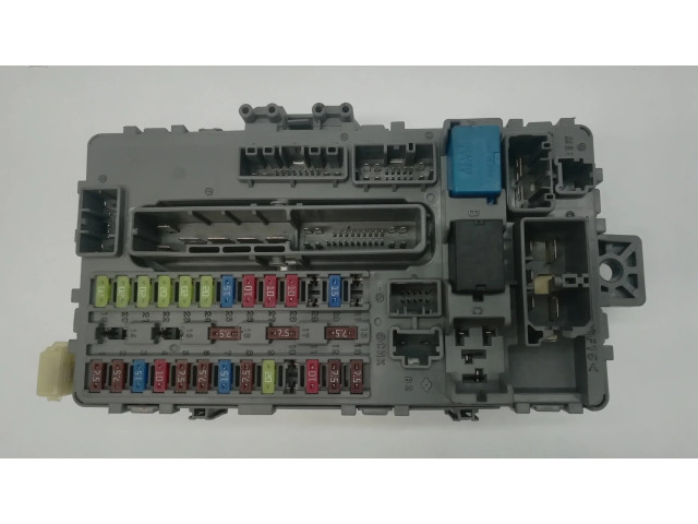 Блок предохранителей 38200TL0G11, TL0G111 Honda Accord