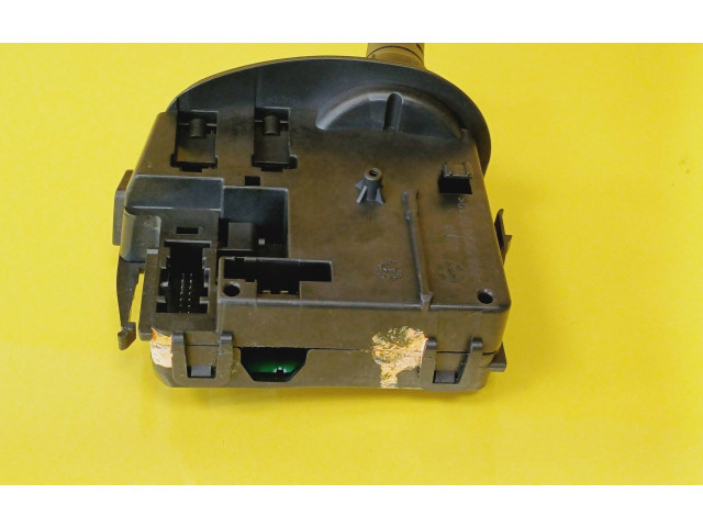 Ручка стеклоочистителей 88103003   Renault Clio III