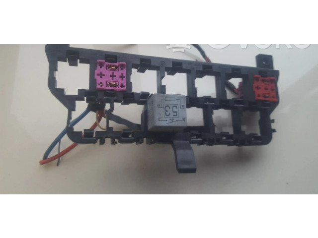 Блок предохранителей 8D0937503 Volkswagen Golf IV