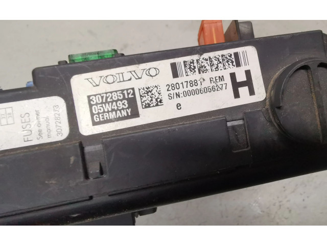 Блок предохранителей 30728512, 05W493 Volvo XC90