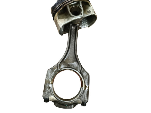 Píst 7646892 BMW 7 G11 G12 N63R