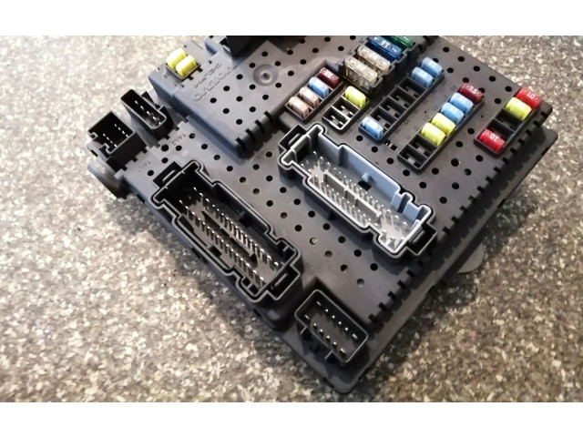 Блок предохранителей 30728512 Volvo XC90