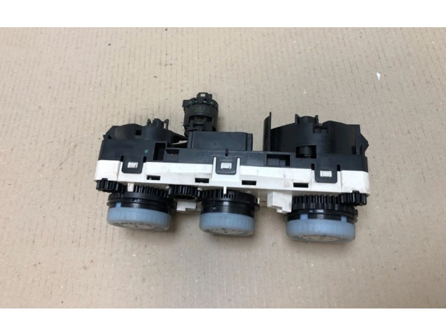 Блок управления климат-контролем PMN164569, 69667016   Mitsubishi Colt