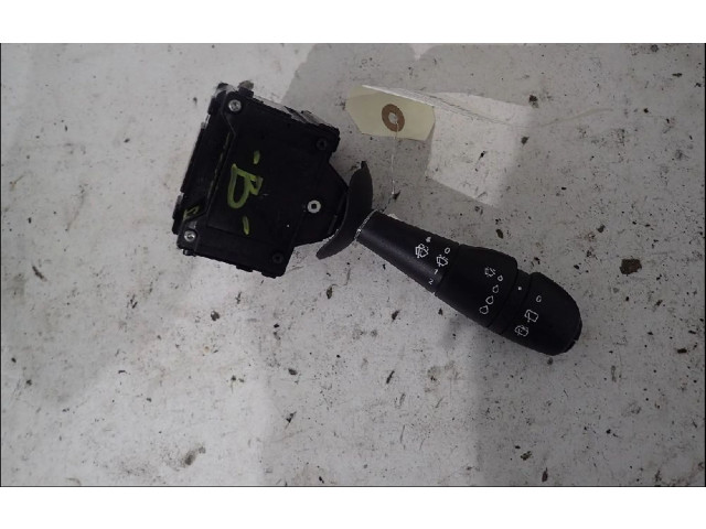 Ручка стеклоочистителей 8201168013 Renault Clio IV