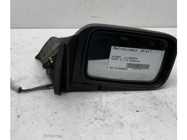 Zpětné zrcátko Nissan Sunny 1990
