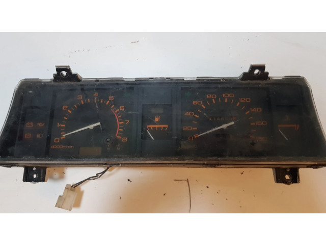 Přístrojová deska Nissan Bluebird 1989