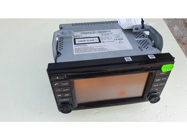 Радио/ проигрыватель CD/DVD / навигация