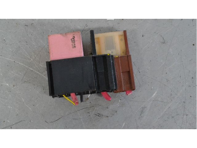 Блок предохранителей Renault Clio II