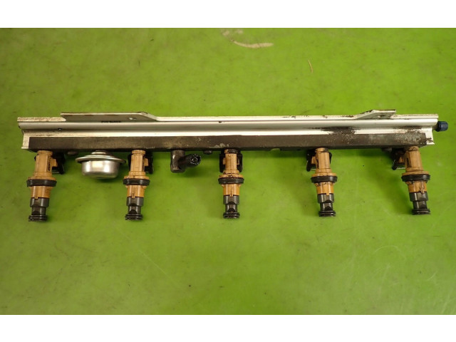 Топливная рампа 9186836   Volvo S80  