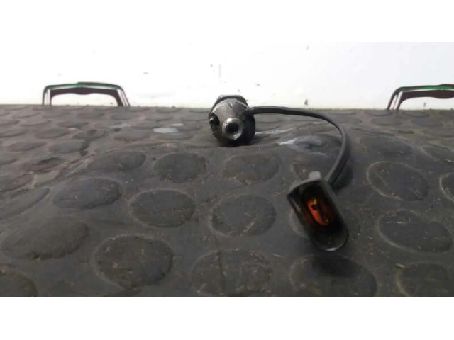 Vstřikovač 6843442 Ford Escort 1.8