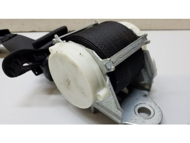 Задний ремень безопасности