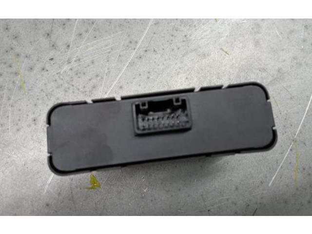 Блок комфорта 284Y66LA2A Dacia Duster II