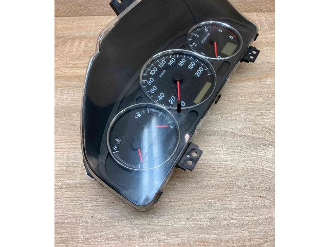 Přístrojová deska Mazda MPV 2000 1575204340, LE5955430